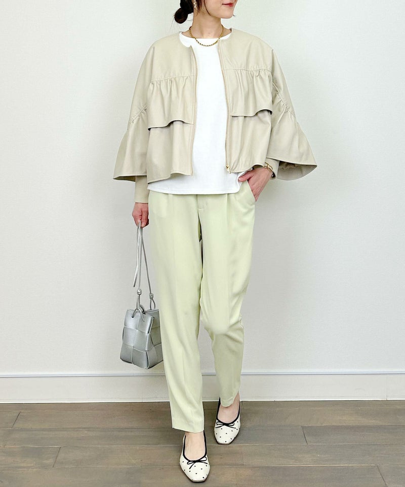 model：H164　着用サイズ：M　アイボリー