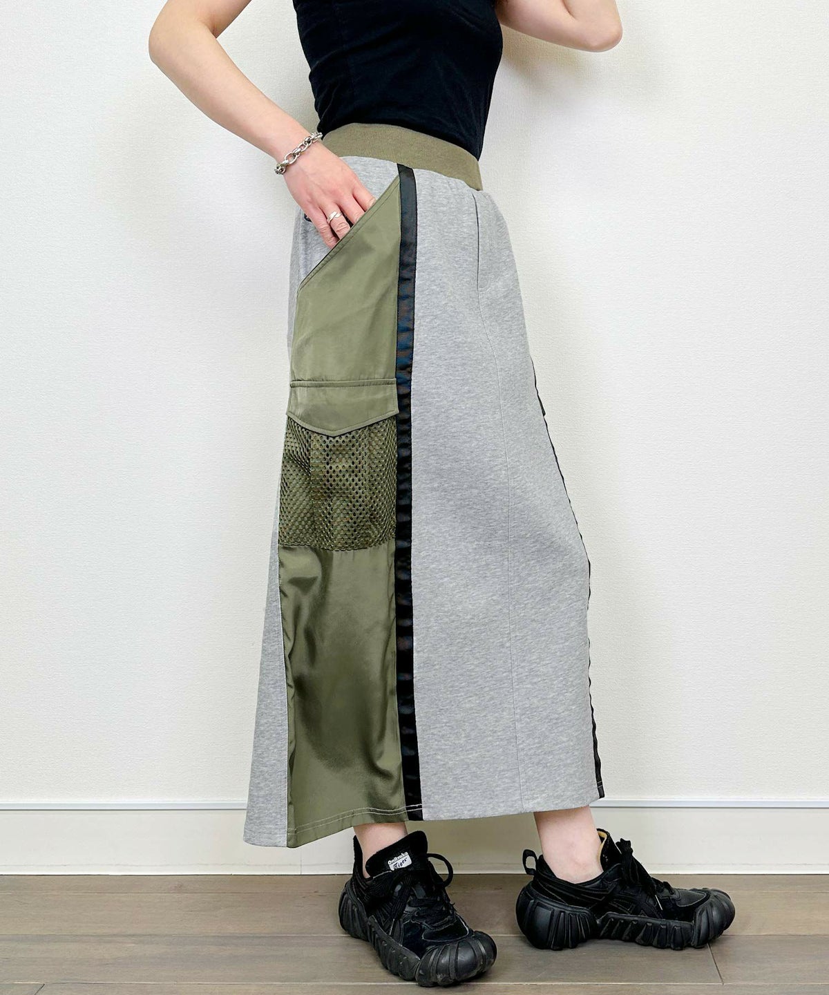 model：H164　着用サイズ：M　グレー