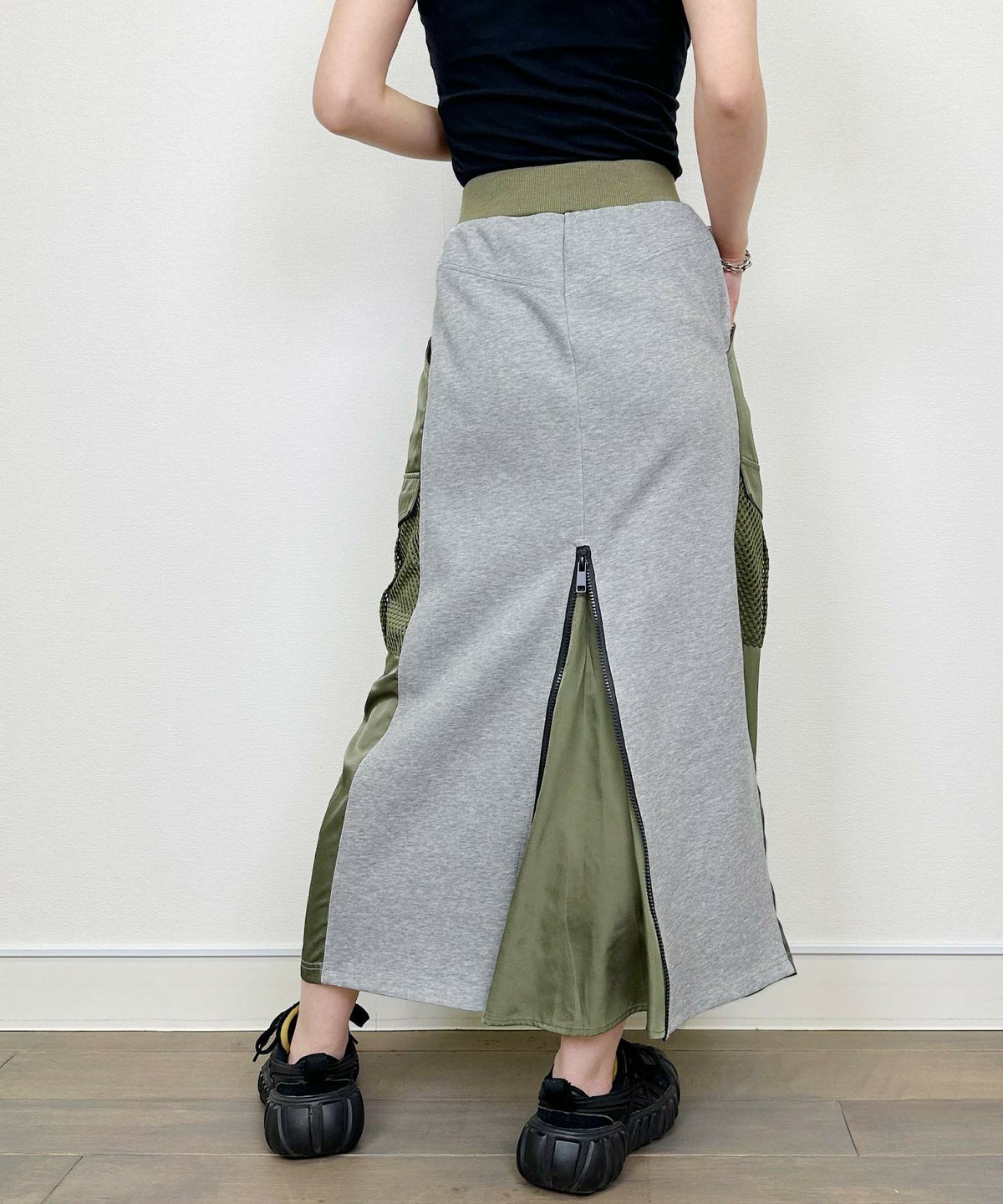 model：H164　着用サイズ：M　グレー