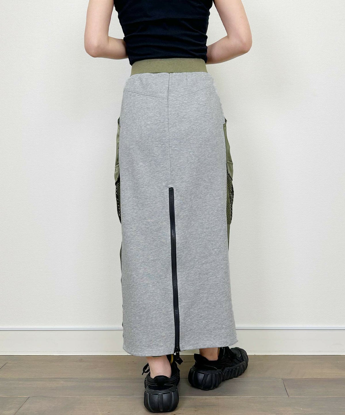 model：H164　着用サイズ：M　グレー