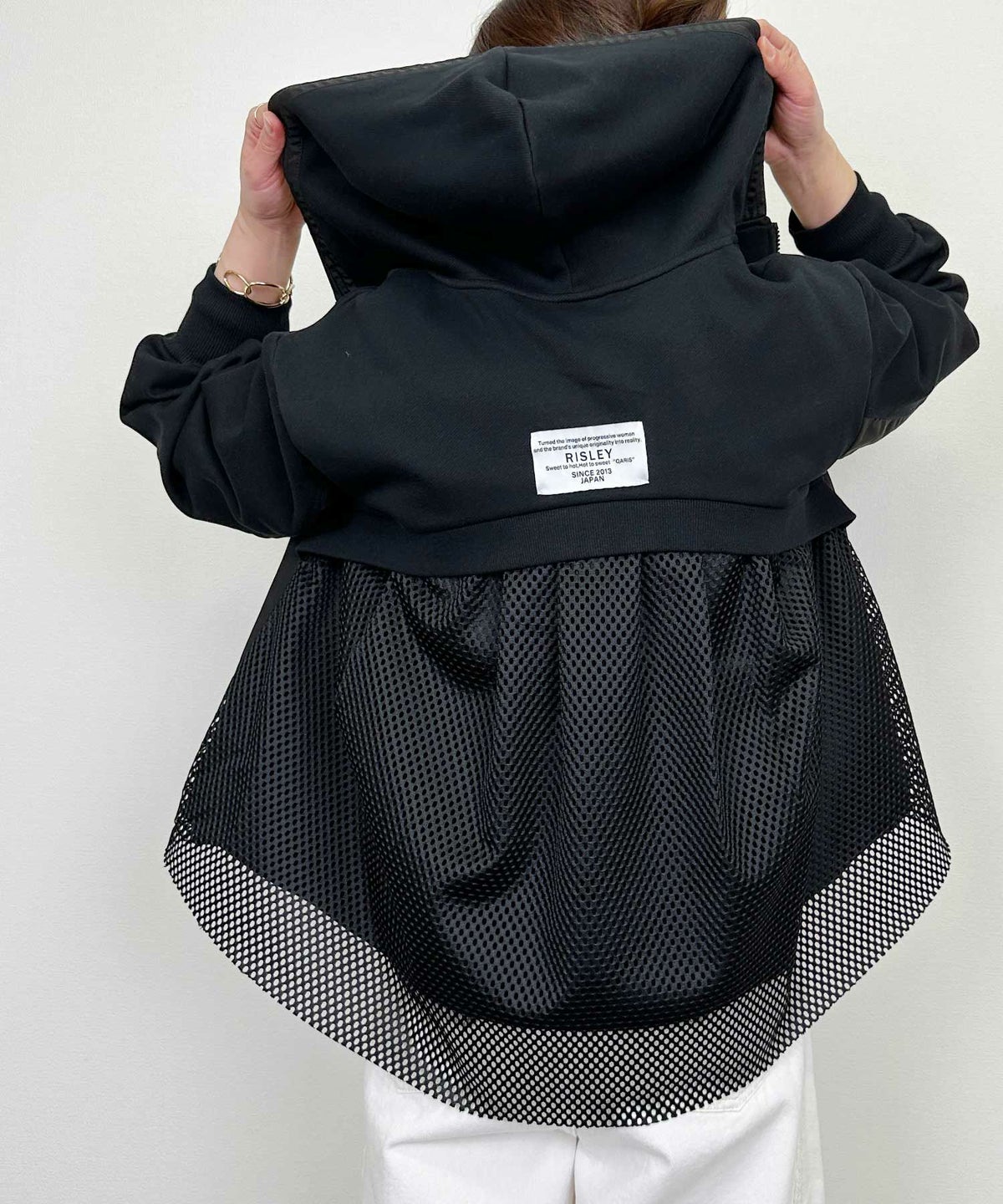 model：H164　着用サイズ：M　ブラック