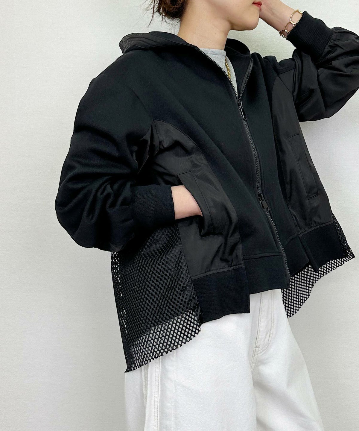 model：H164　着用サイズ：M　ブラック