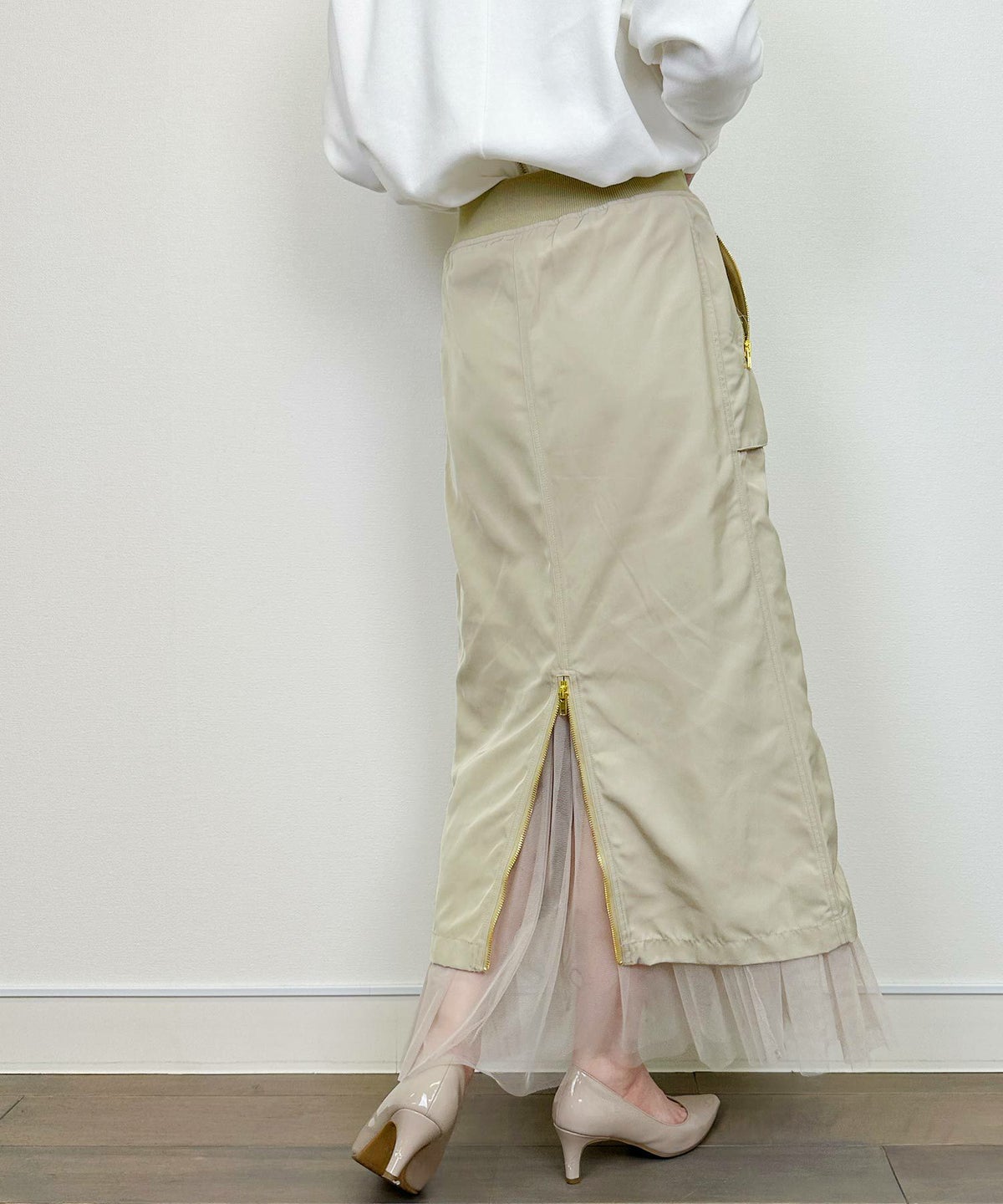 model：H164　着用サイズ：M　アイボリー