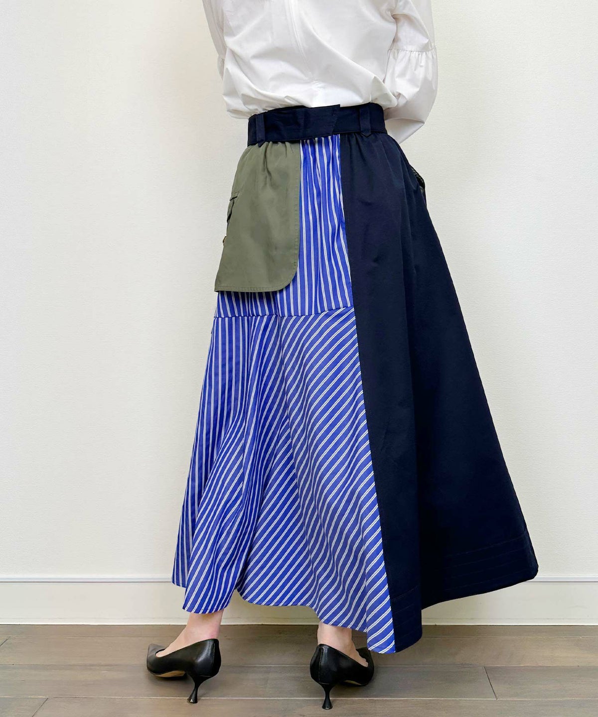 model：H164　着用サイズ：M　ネイビー