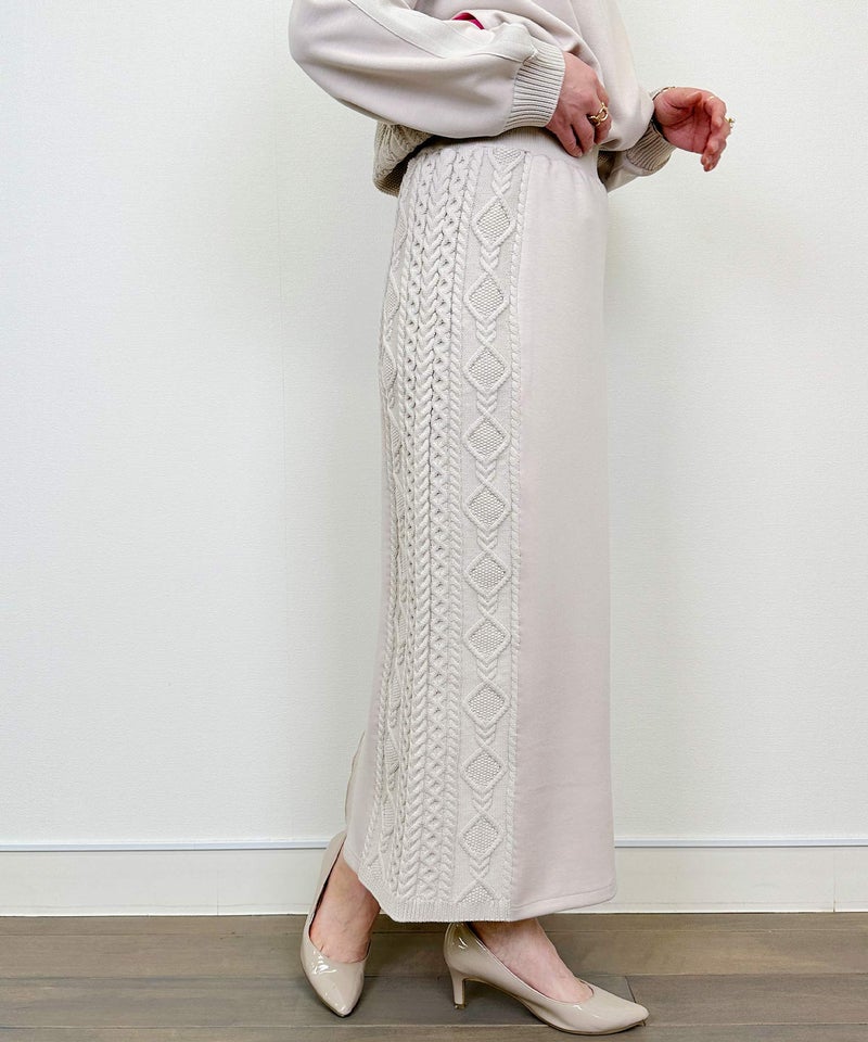 model：H164　着用サイズ：M　グレイッシュベージュ