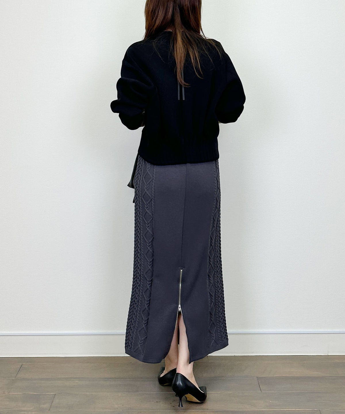 model：H164　着用サイズ：M　チャコールグレー