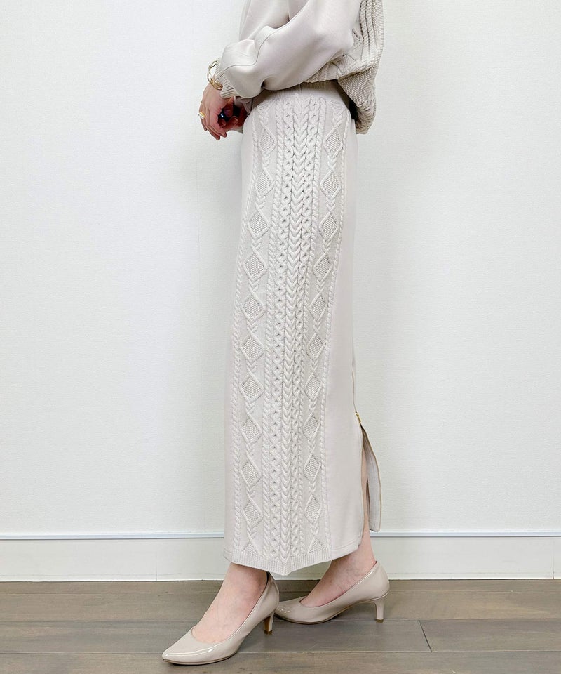 model：H164　着用サイズ：M　グレイッシュベージュ