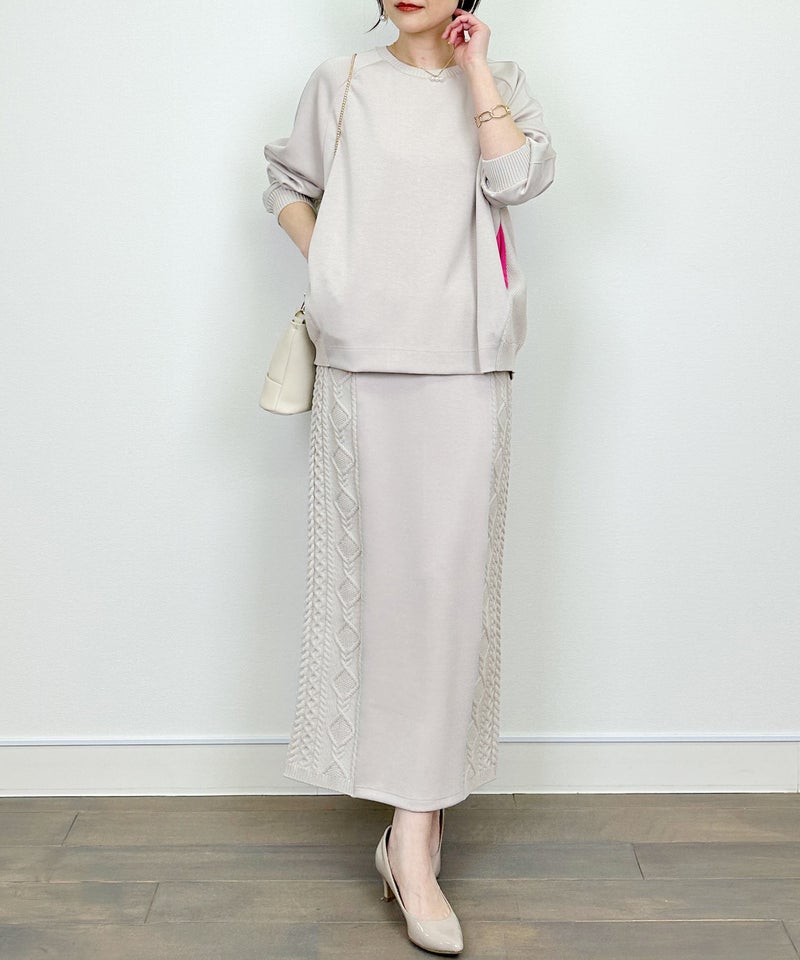 model：H164　着用サイズ：M　グレイッシュベージュ