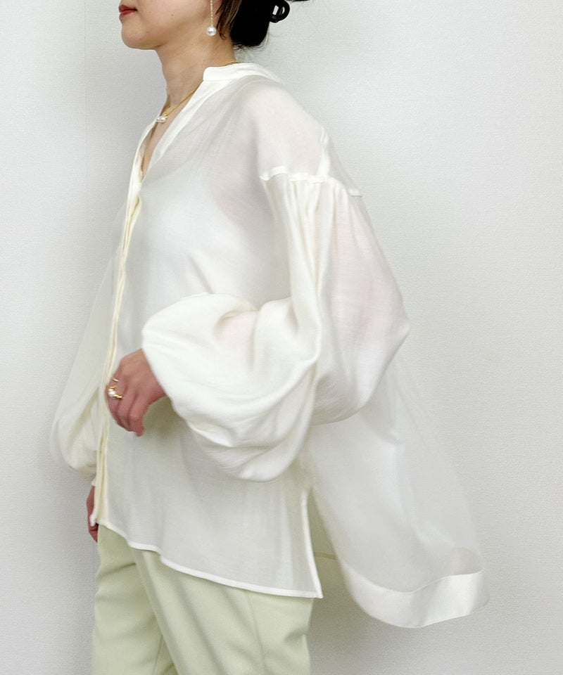 model：H164　着用サイズ：M　オフホワイト