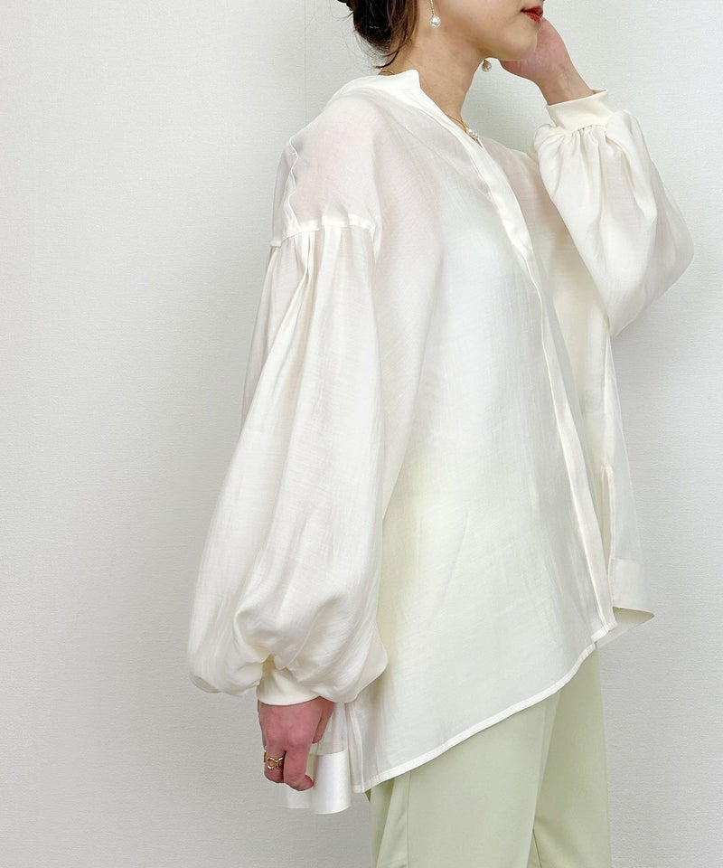 model：H164　着用サイズ：M　オフホワイト