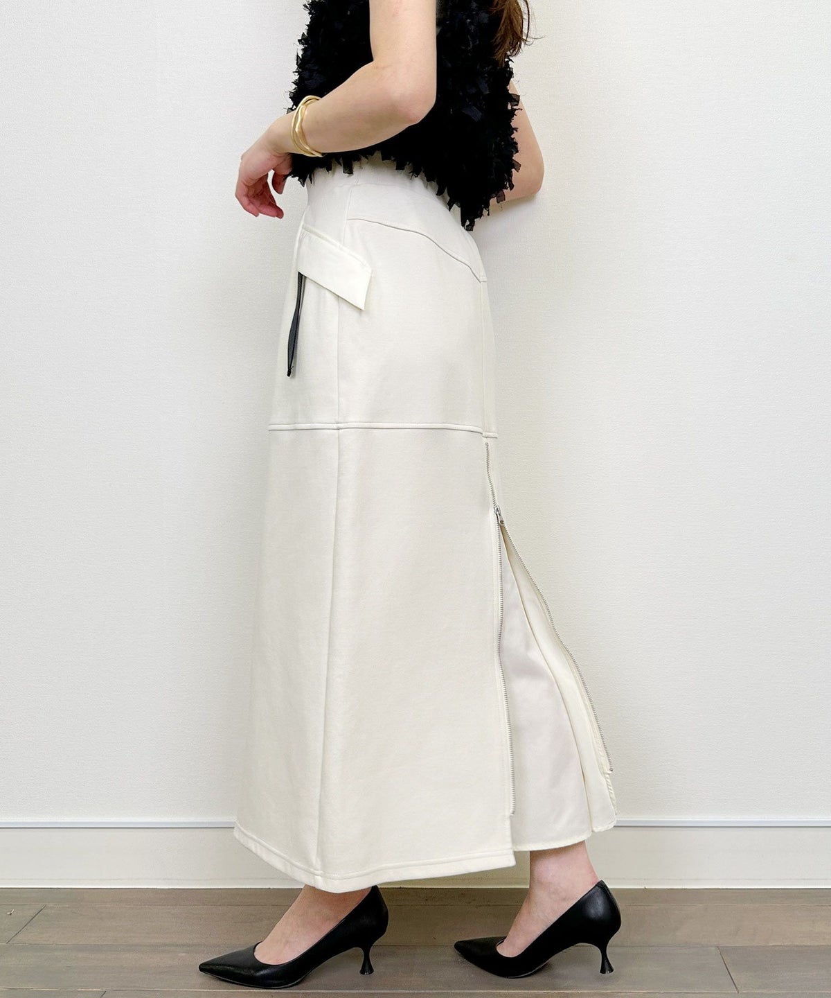 model：H164　着用サイズ：M　オフホワイト