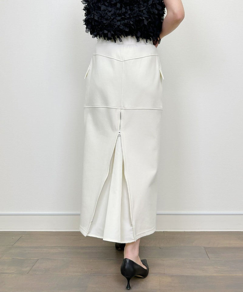 model：H164　着用サイズ：M　オフホワイト