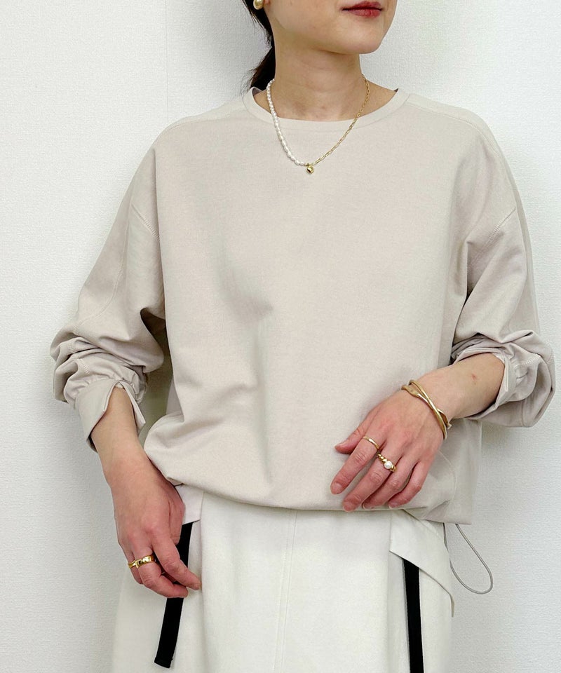 model：H164　着用サイズ：M　グレイッシュベージュ