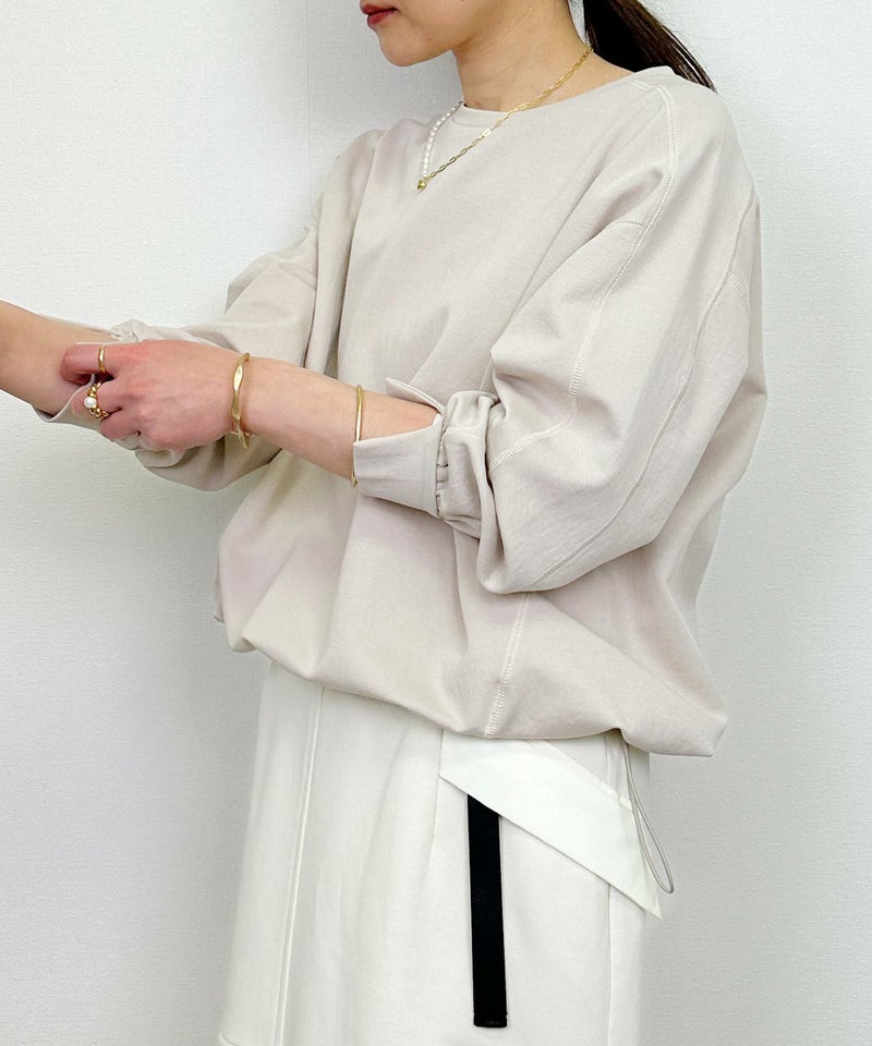 model：H164　着用サイズ：M　グレイッシュベージュ