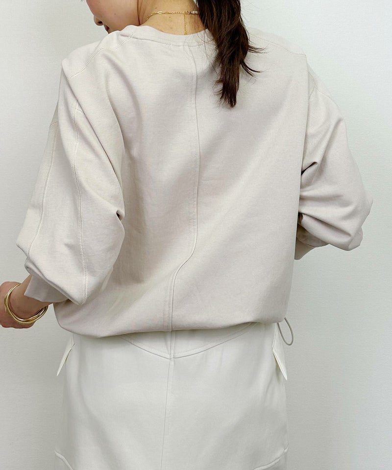 model：H164　着用サイズ：M　グレイッシュベージュ