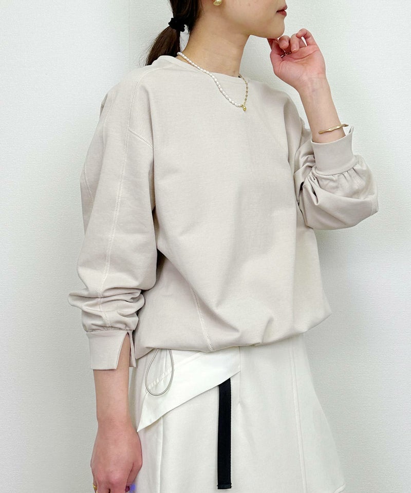 model：H164　着用サイズ：M　グレイッシュベージュ