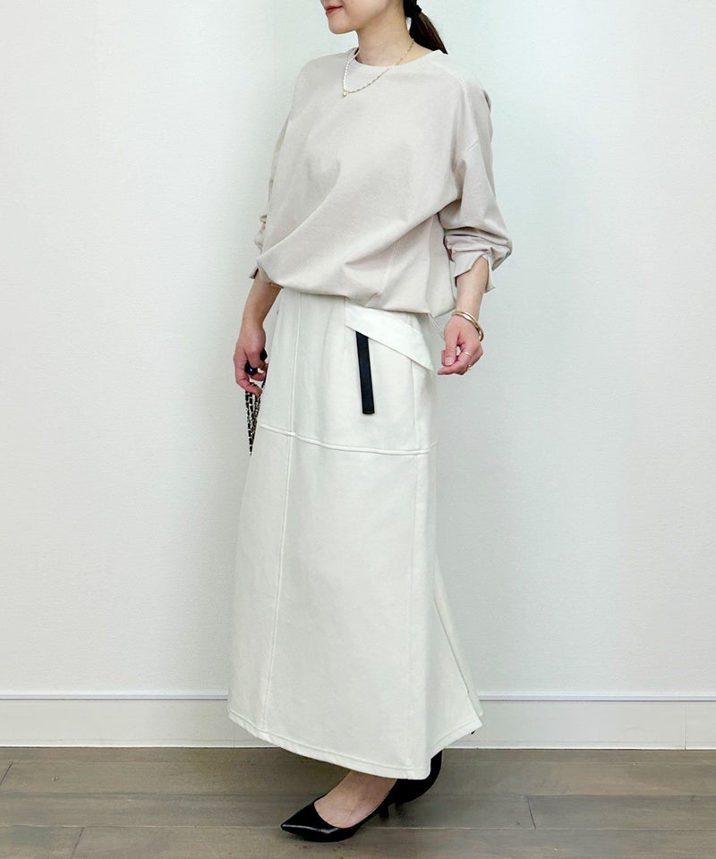 model：H164　着用サイズ：M　グレイッシュベージュ