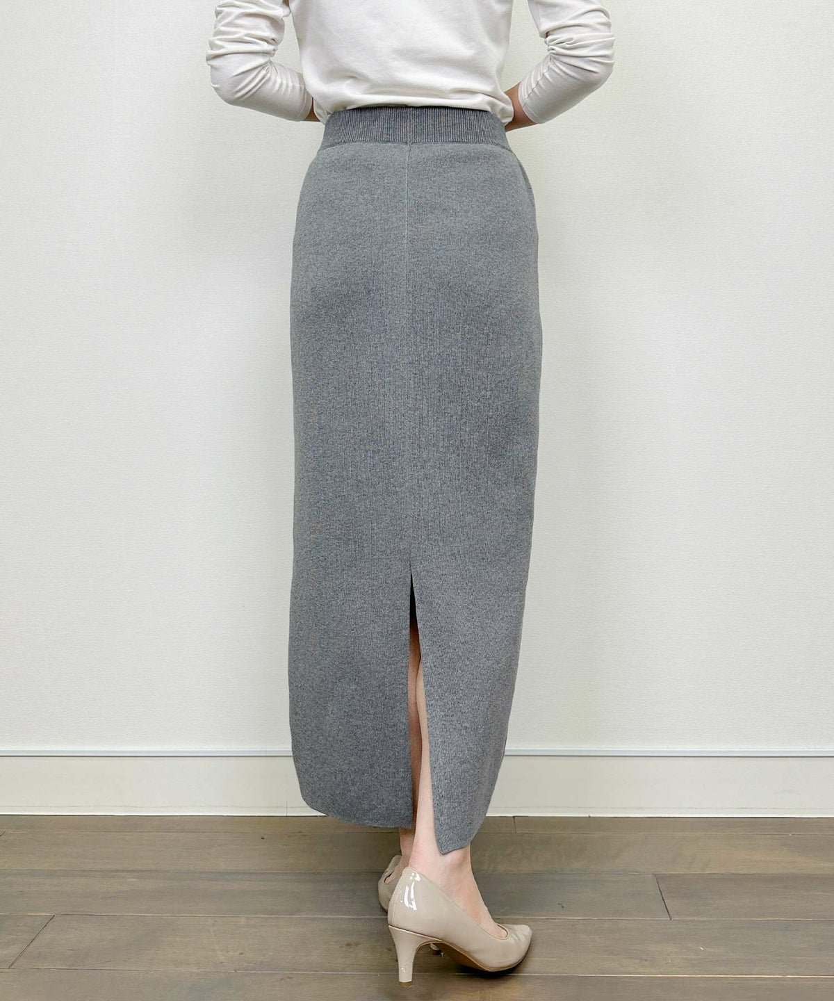 model：H164　着用サイズ：M　チャコールグレー