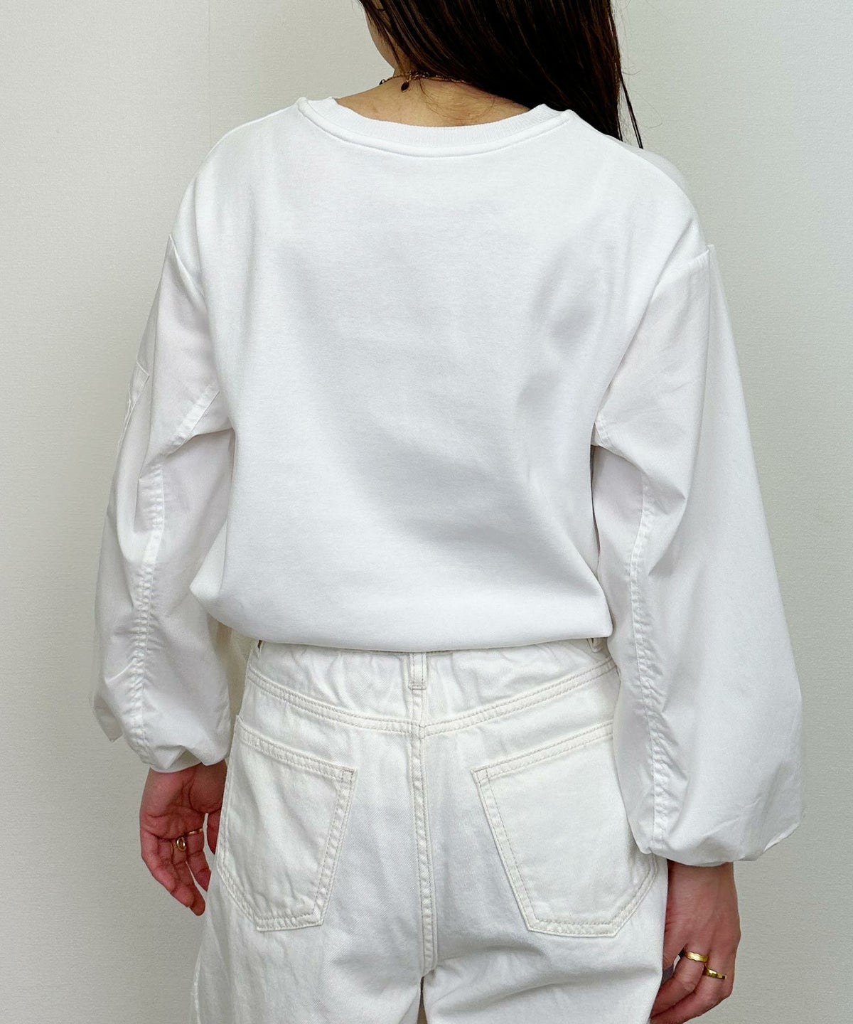 model：H164　着用サイズ：M　オフホワイト