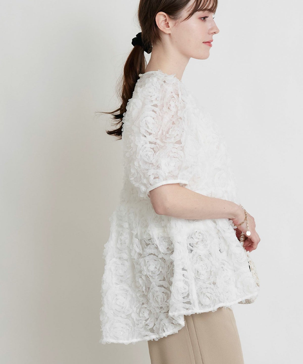 model：H160　着用サイズ：M　オフホワイト