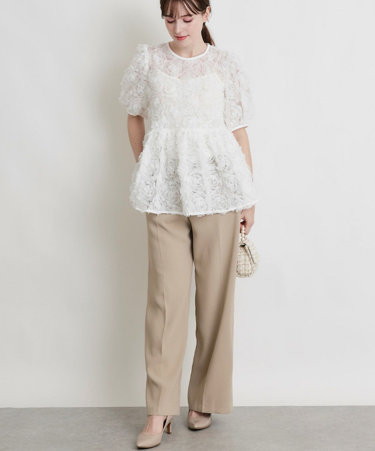 model：H160　着用サイズ：M　オフホワイト