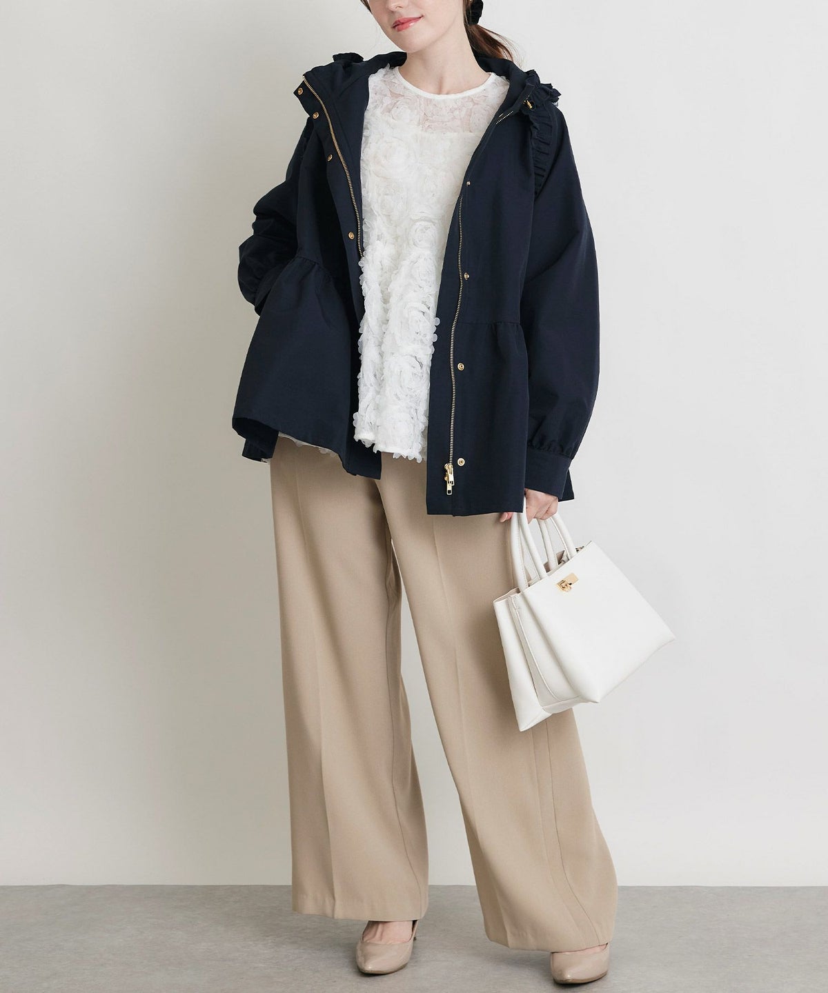 model：H160　着用サイズ：M　オフホワイト