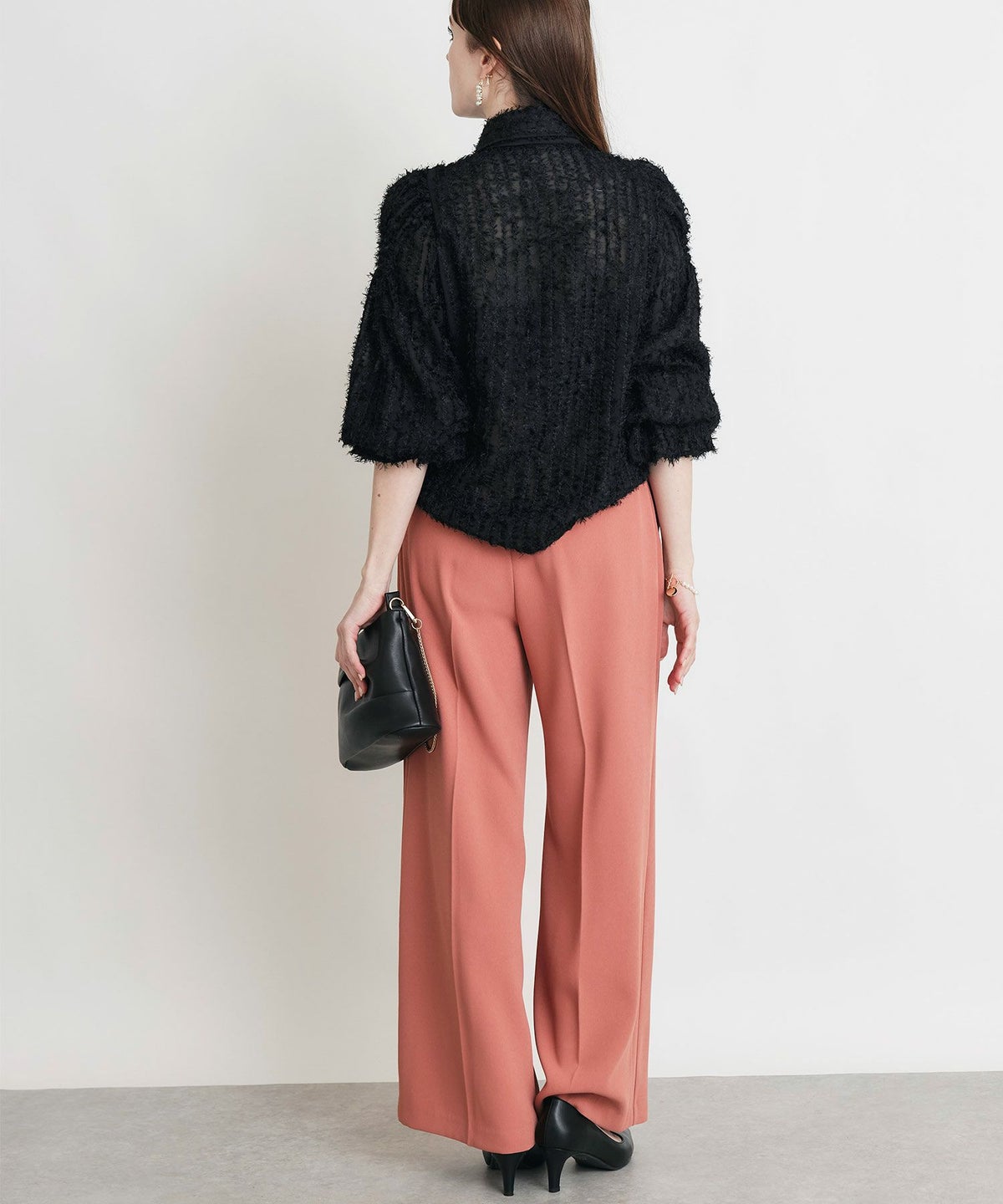 model：H160　着用サイズ：M　ブラック