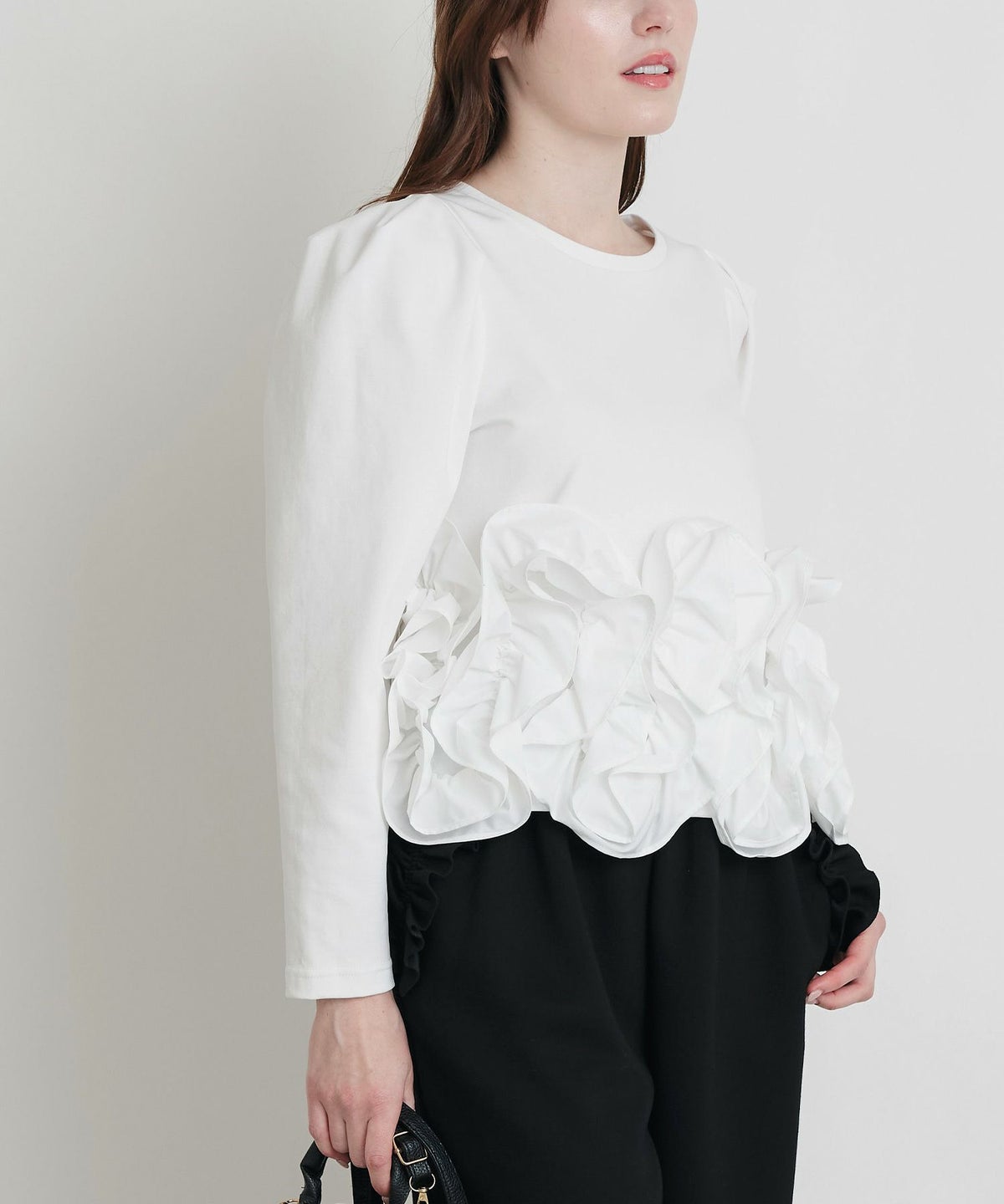 model：H160　着用サイズ：M　オフホワイト