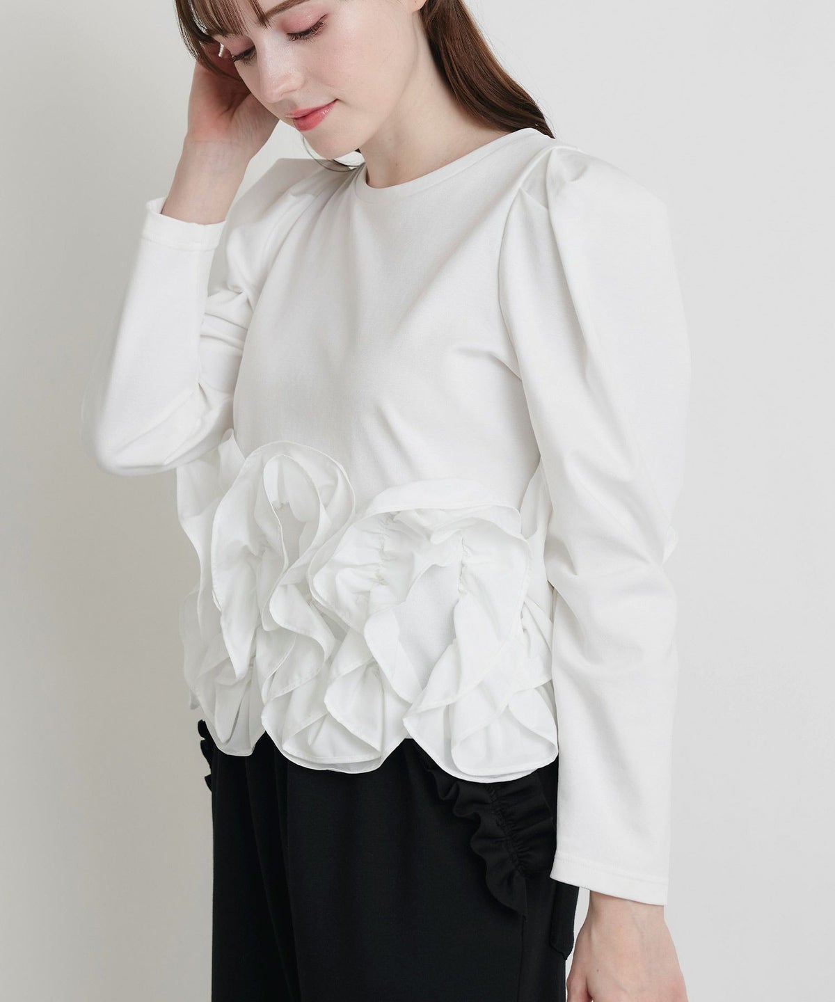 model：H160　着用サイズ：M　オフホワイト