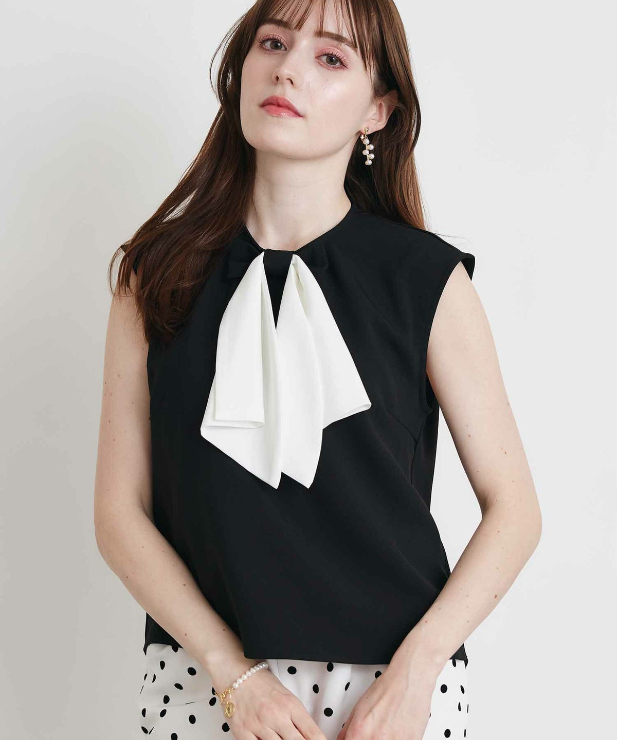 model：H160　着用サイズ：M　ブラック　ダブルリボン