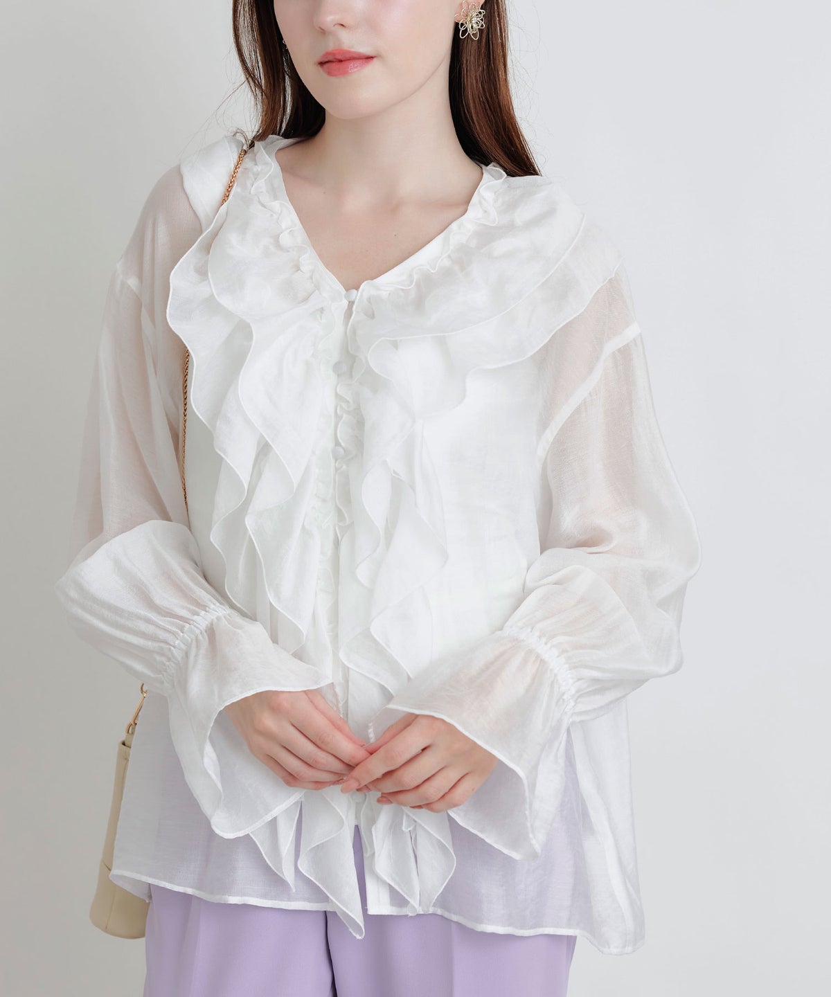 model：H160　着用サイズ：M　オフホワイト