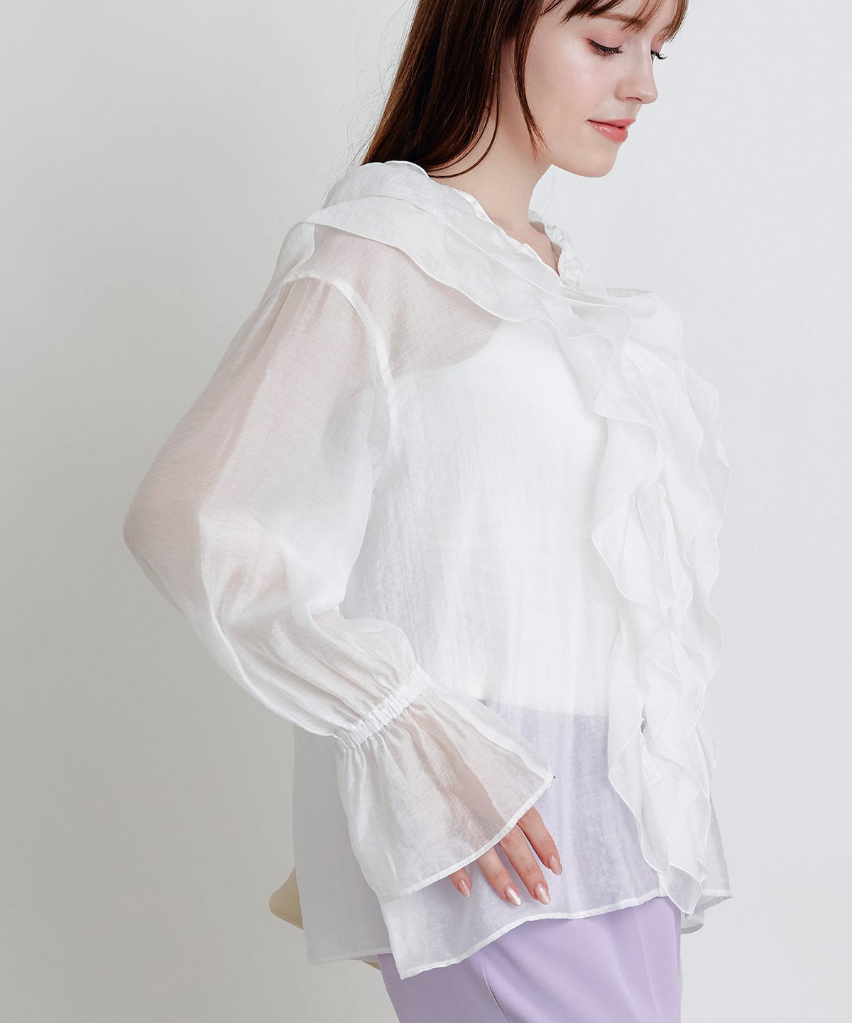 model：H160　着用サイズ：M　オフホワイト