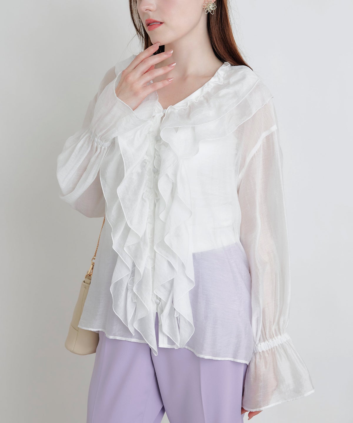 model：H160　着用サイズ：M　オフホワイト