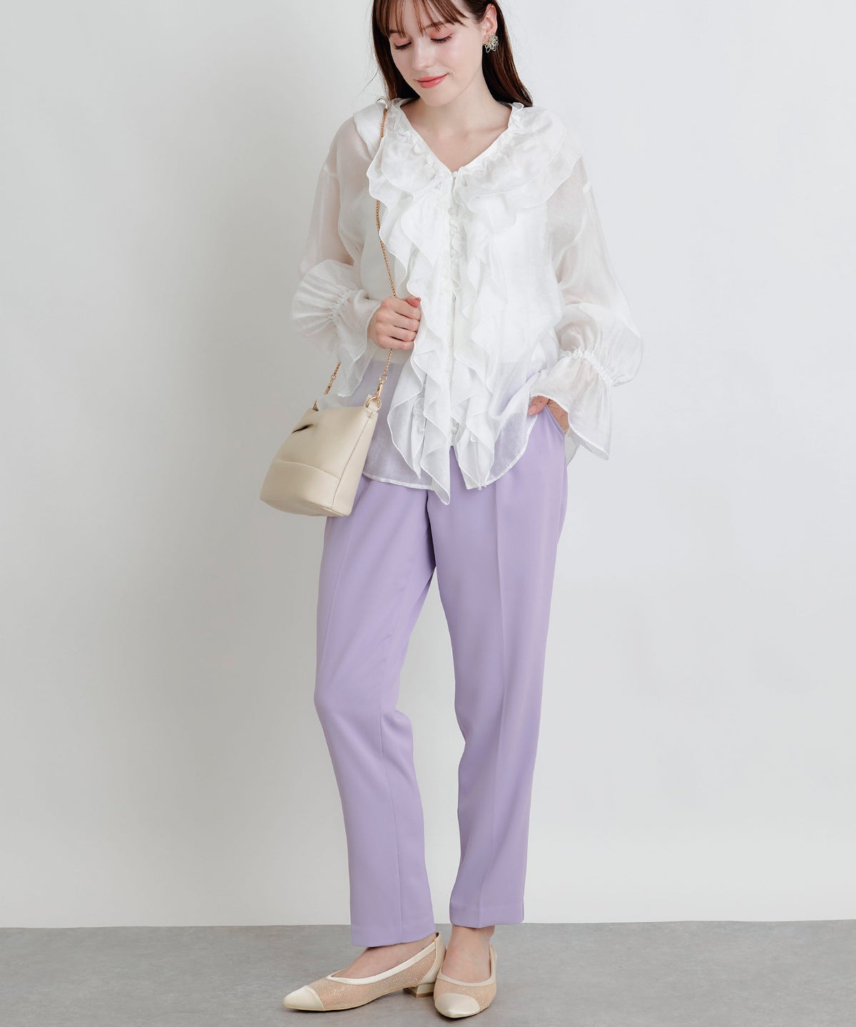 model：H160　着用サイズ：M　オフホワイト