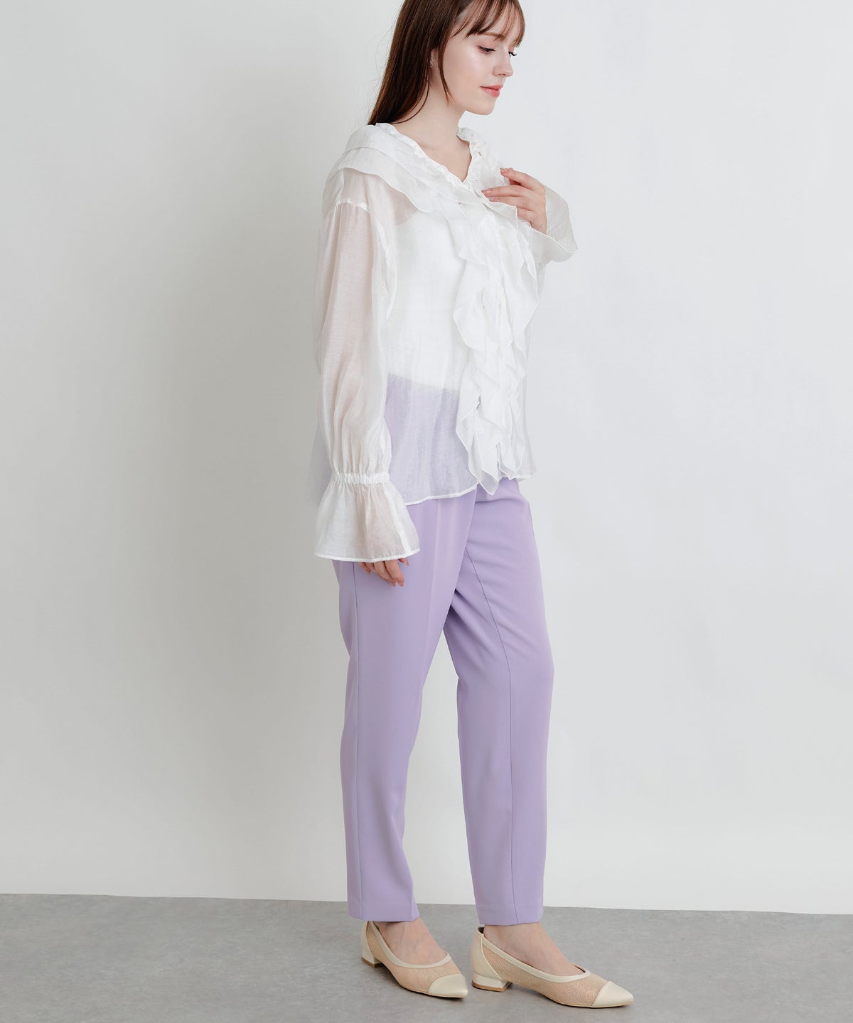 model：H160　着用サイズ：M　オフホワイト