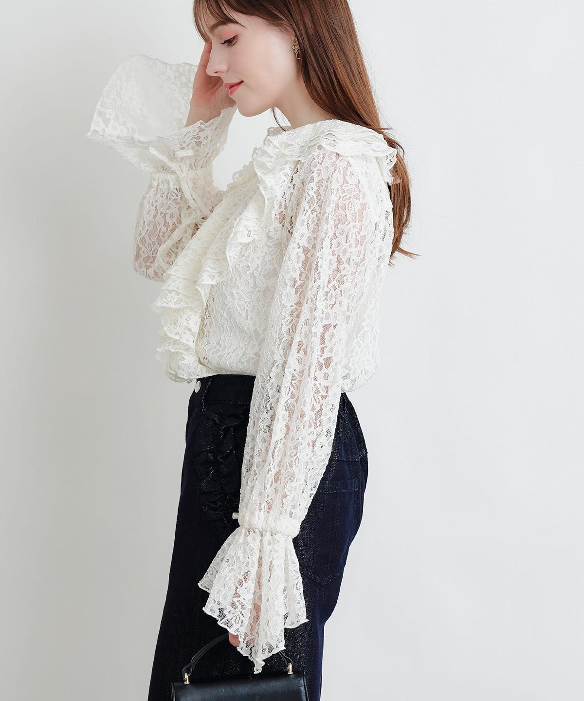 model：H160　着用サイズ：M　オフホワイト