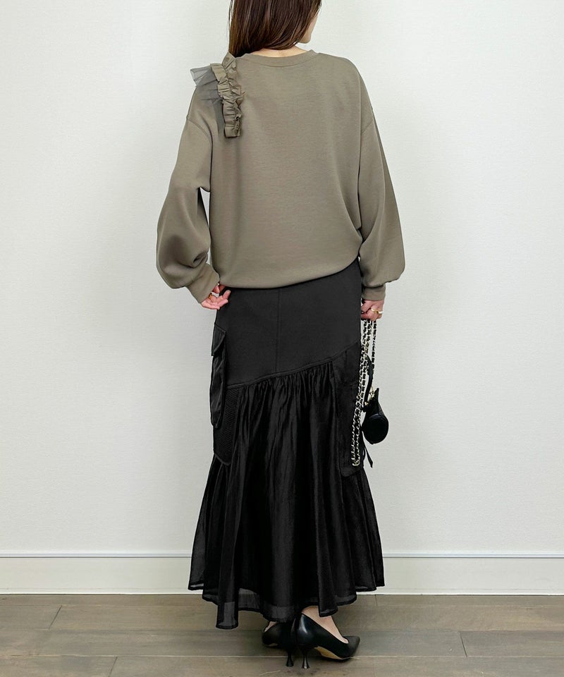 model：H164　着用サイズ：M　グレイッシュベージュ