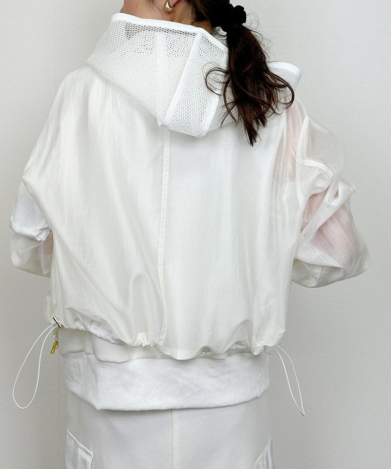 model：H164　着用サイズ：M　ホワイト（セットアップで）