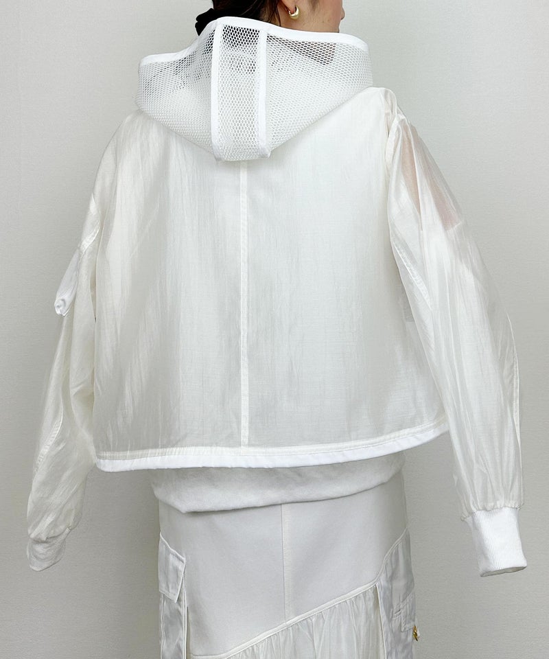 model：H164　着用サイズ：M　ホワイト（セットアップで）