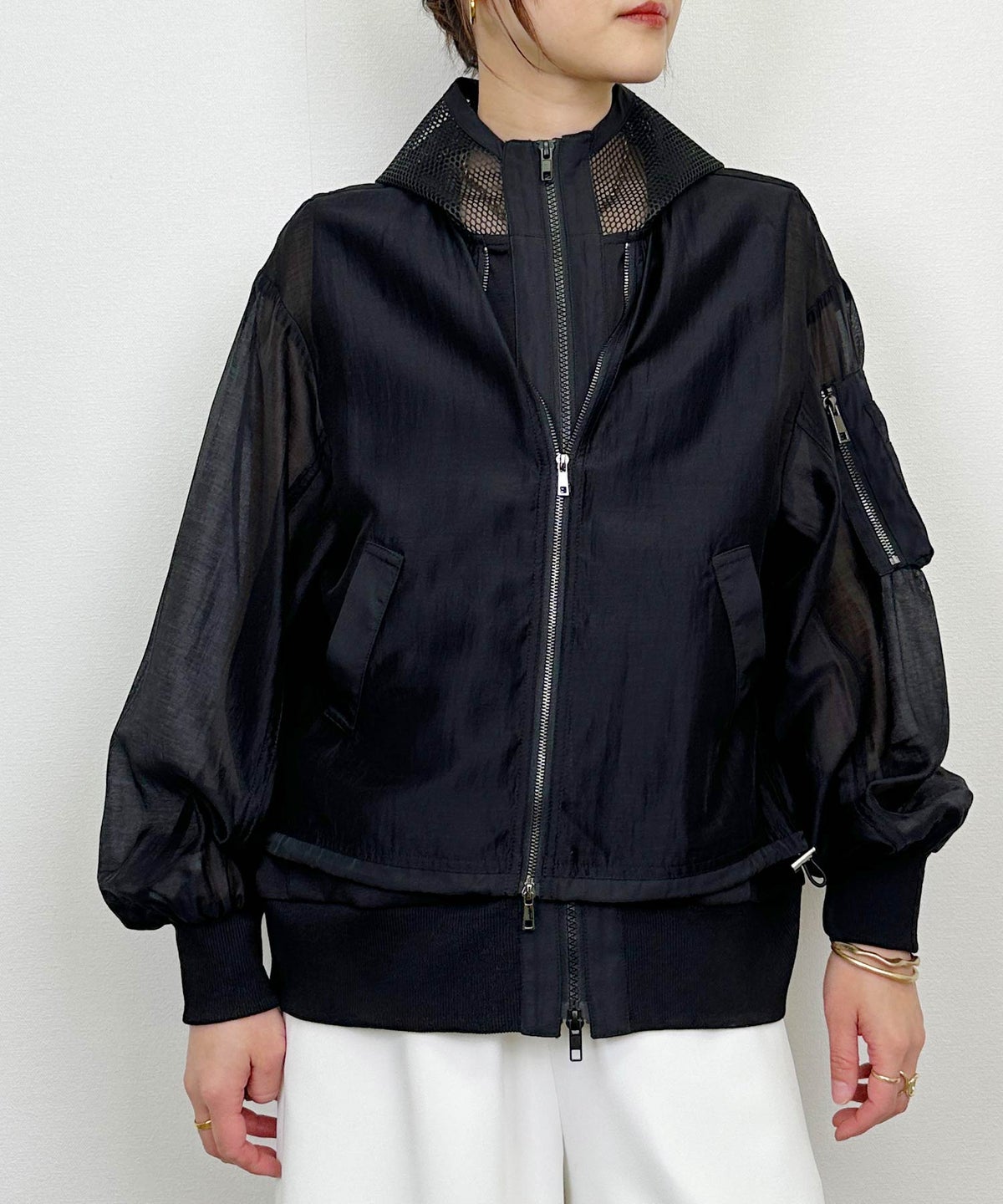 model：H164　着用サイズ：M　ブラック