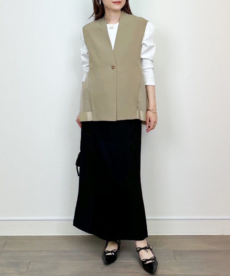 model：H164　着用サイズ：M　ベージュ