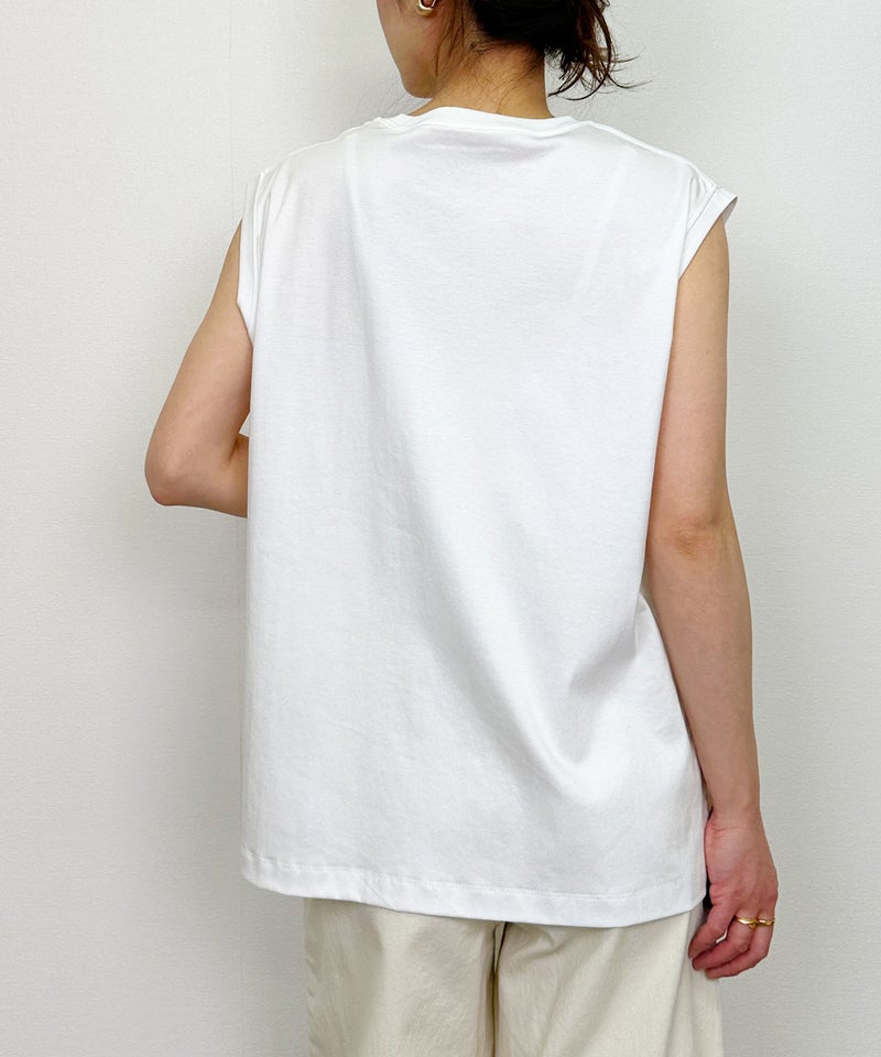 model：H164　着用サイズ：M　オフホワイト