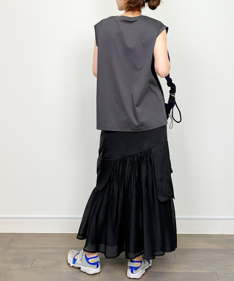 model：H164　着用サイズ：M　ダークグレー