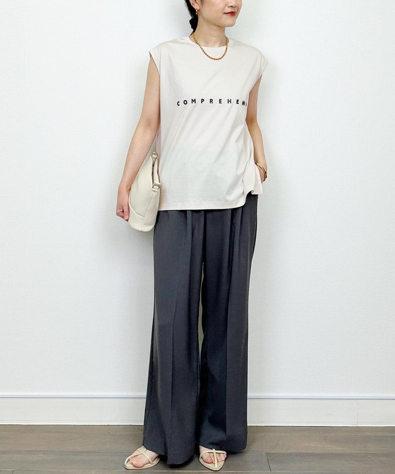 model：H164　着用サイズ：M　サンドベージュ