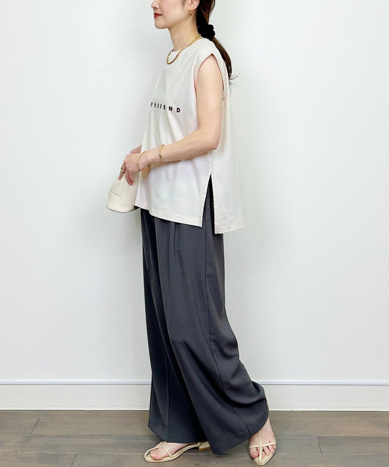 model：H164　着用サイズ：M　サンドベージュ