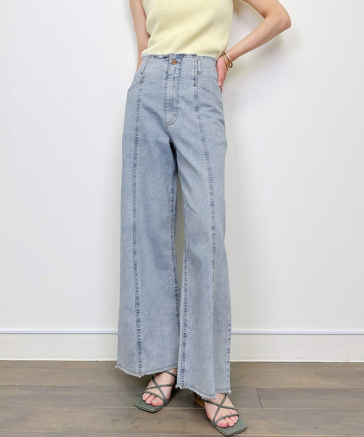 model：H164　着用サイズ：M　ライトブルー