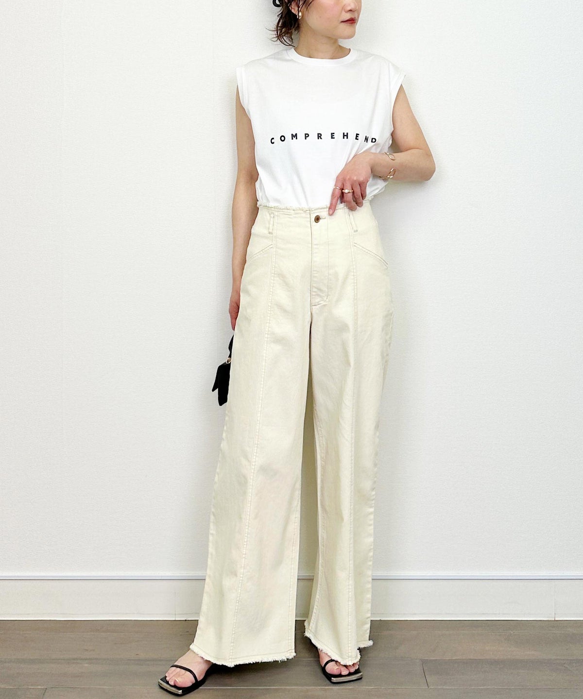 model：H164　着用サイズ：M　アイボリー