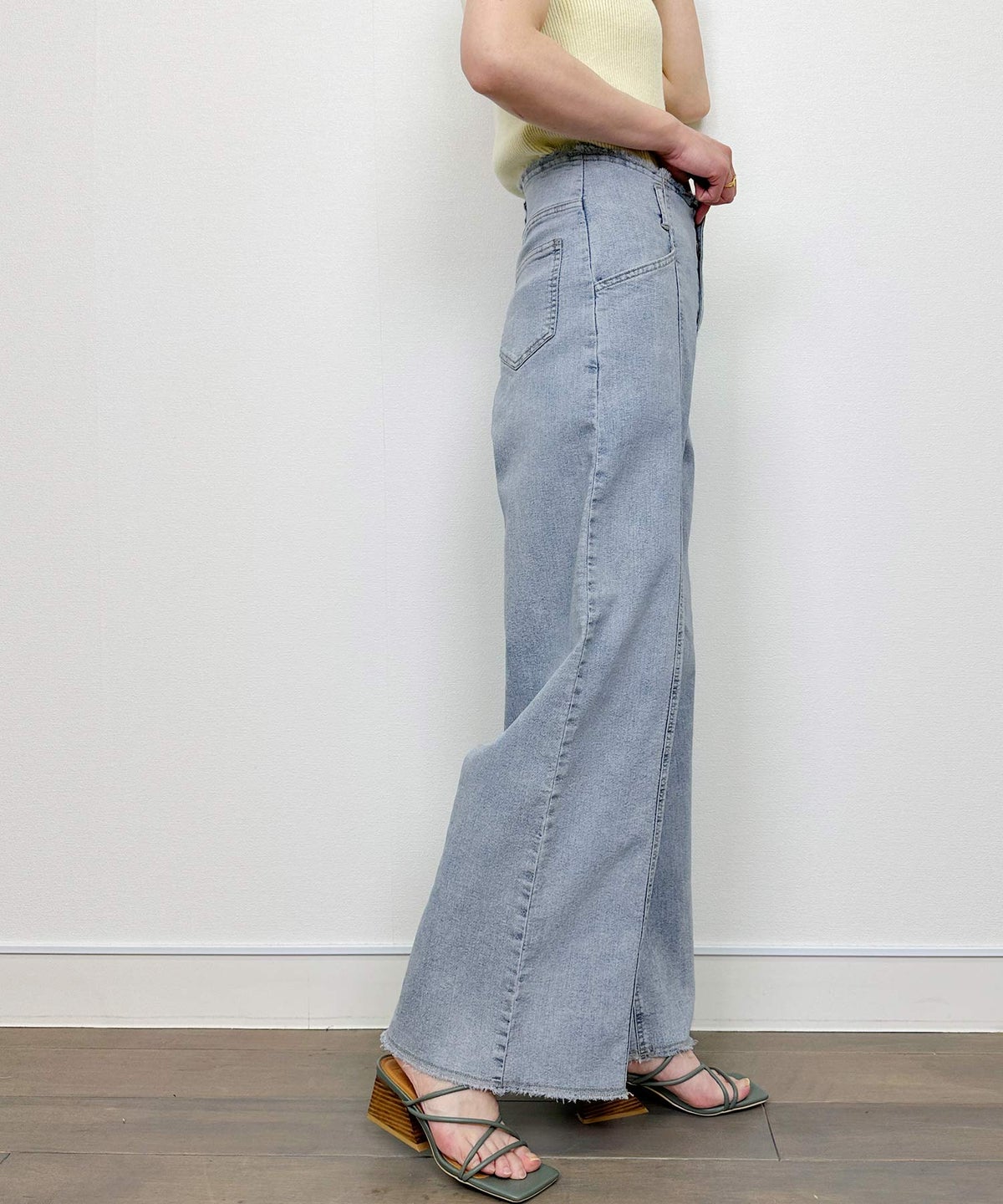 model：H164　着用サイズ：M　ライトブルー