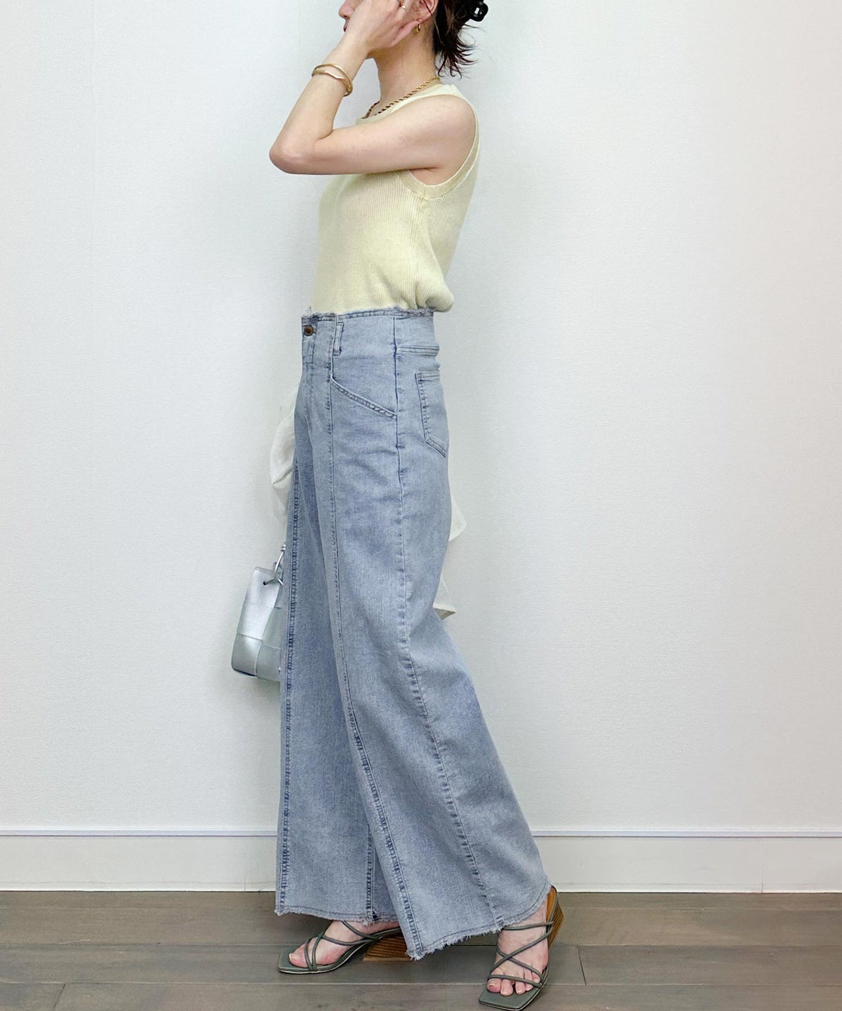 model：H164　着用サイズ：M　ライトブルー