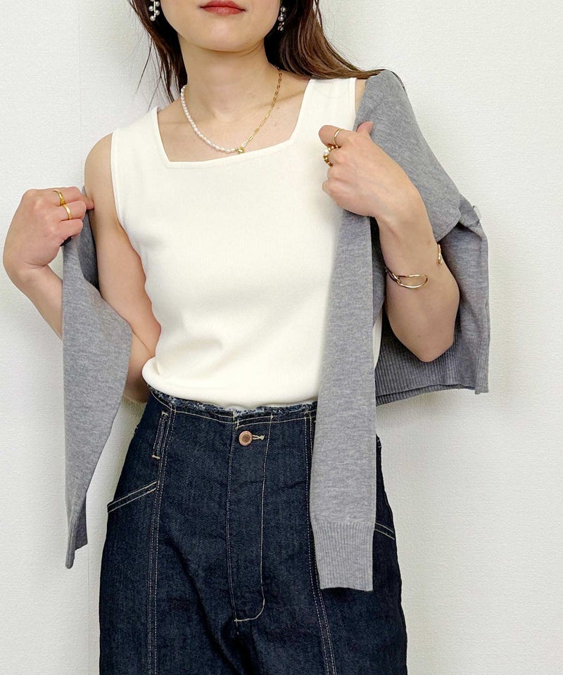 model：H164　着用サイズ：M　オフホワイト　スクエアネック前